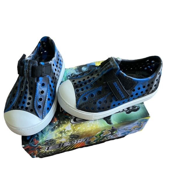 Sketchers toddler water shoes size 6 - Picture 2 of 4
